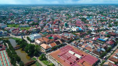 Kamboçya 'daki Siem Reap şehri gökyüzünden görüldü