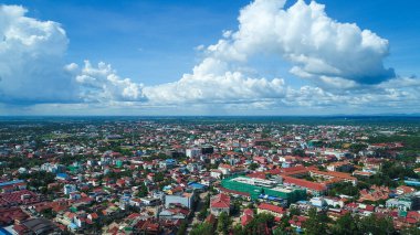 Kamboçya 'daki Siem Reap şehri gökyüzünden görüldü