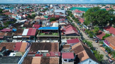 Kamboçya 'daki Siem Reap şehri gökyüzünden görüldü