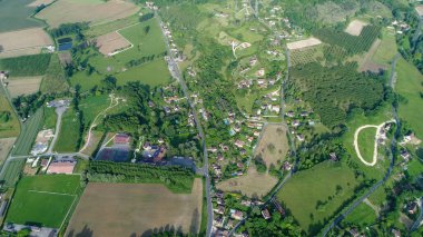 Saint-Cyprien köyü Fransa 'nın siyah perigord' unda hava manzaralı.