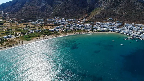 Yunanistan 'ın Kiklad adasındaki Sifnos adası gökyüzünden görülüyor