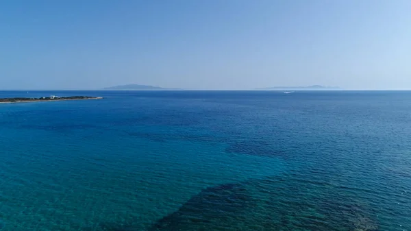 希腊Cyclades的Naxos岛上的Aliko海滩 从天而降 — 图库照片