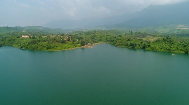 Gökyüzünden Laos 'ta Vang Vieng su rezervi