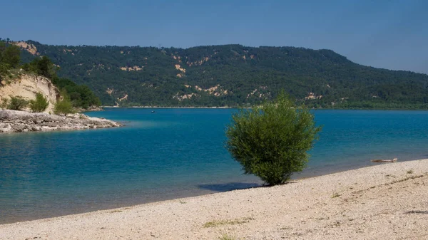 Fransa 'nın Var kentindeki Verdon Bölgesel Doğal Parkı' nda Sainte-Croix Gölü