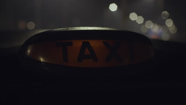 London Black Taxi Light Turning Uno Scatto Ravvicinato Una Luce — Video Stock