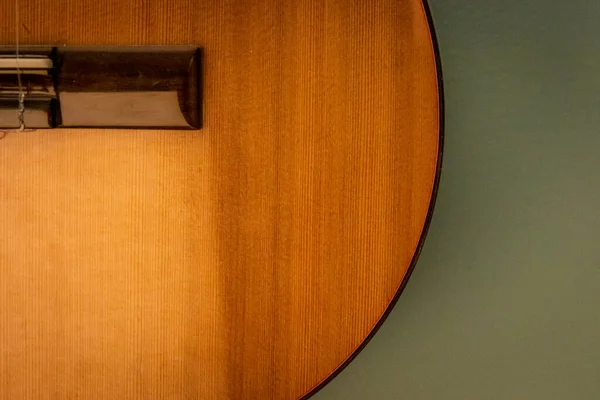 Klasik Gitar Gövdesini Kapat