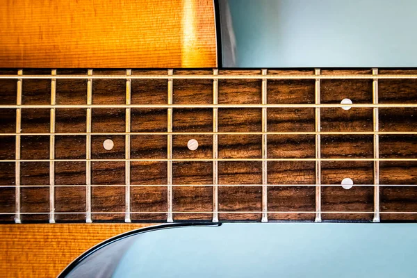 Närbild Horizontal String Guitar Neck Vid 12Th Fret — Stockfoto
