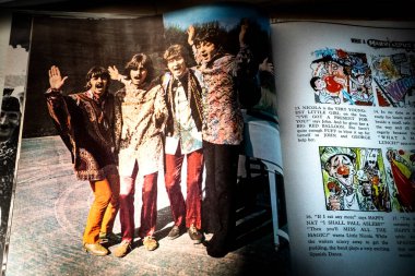 Fotoğraf Defterindeki Grup Üyesi Fotoğrafçılığı ve Karikatür 'ün Kapanışı Beatles Sihirli Gizemli Tur Vinil Plağı İçeriyor