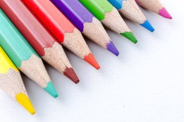 Bir satırda kalemler