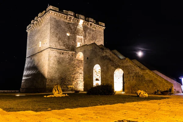 Lapillo Kulesi ile gece 01