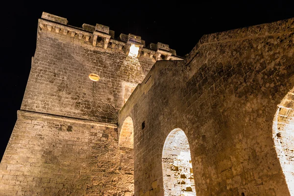 Lapillo Kulesi ile gece 02