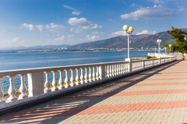 Setin Gelendzhik şehir kalın cape görüntülemek