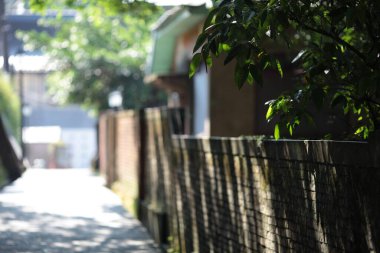 New Taipei City, Tayvan 24 Temmuz 2011 - Tayvan 'da New Taipei Şehir Altın Müzesi' nin Quanji Salonu 'nun dışındaki küçük sokak.