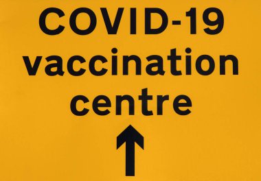 Covid 19 aşı merkezi yön bilgi tabelaları