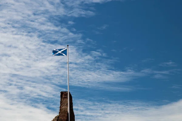 Skotská Slaná Pneumatika Odlétá Zničeného Skotského Hradu — Stock fotografie