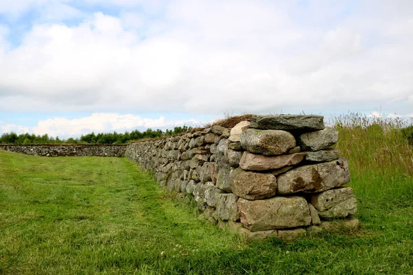Muralla Construida Con Cantos Rodados Césped Culloden Battlefield Escocia Imagen de archivo