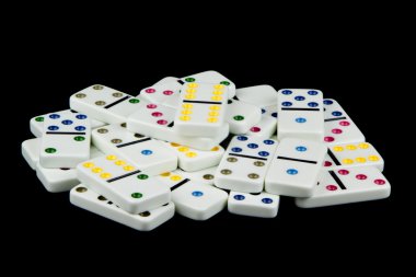Domino fayans siyah arka plan üzerine
