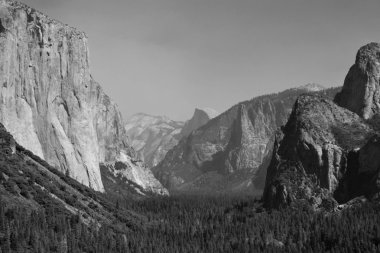 Tunnel View at Yosemite National Park clipart