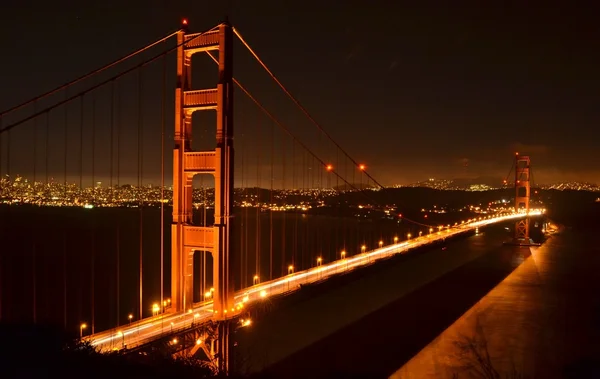 Geceleri Golden Gate Köprüsü — Stok fotoğraf