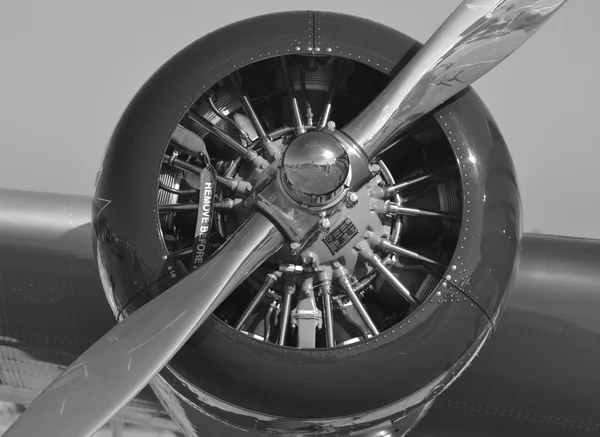 Motor de avión blanco y negro — Foto de Stock