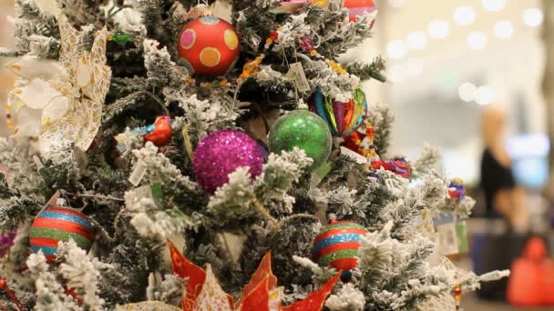 Chrismas tree, shopping center, christmas toys — Stock Video