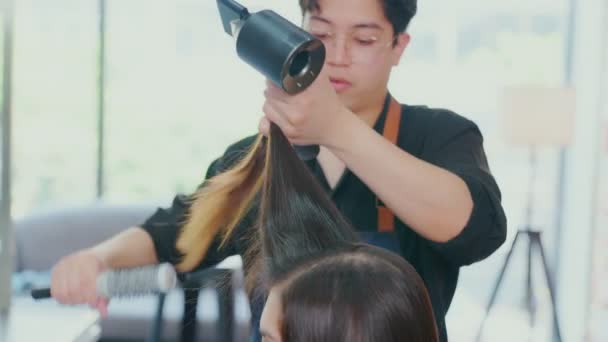 Slow Motion Professional Asian Barber Beauticians Using Blow Dryers Combs — Stock Video