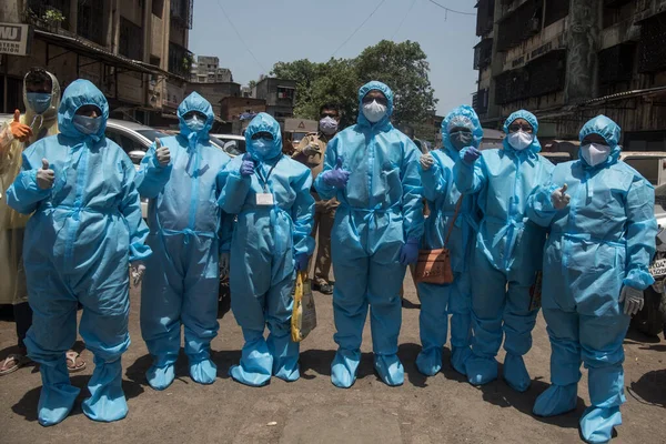 Mumbai Indya Mayıs 2020 Korunma Kıyafeti Giyen Tıp Çalışanı Coronavirus — Stok fotoğraf