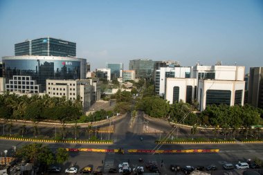 MUMBAI / INDIA - 18 Mayıs 2020: Ülke çapındaki tecrit sırasında terk edilmiş bir Bandra Kurla Kompleksinin genel görünümü COVID-19 Coronavirus 'a karşı önleyici bir tedbir olarak.