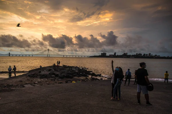 Mumbai India June 2020 People Gather Dadar Beach Government Eased — Foto de Stock