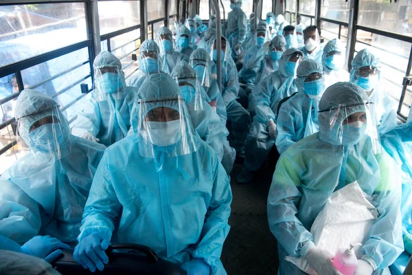 Mumbai India June 2020 Health Workers Wearing Protective Kit Arrive — Zdjęcie stockowe