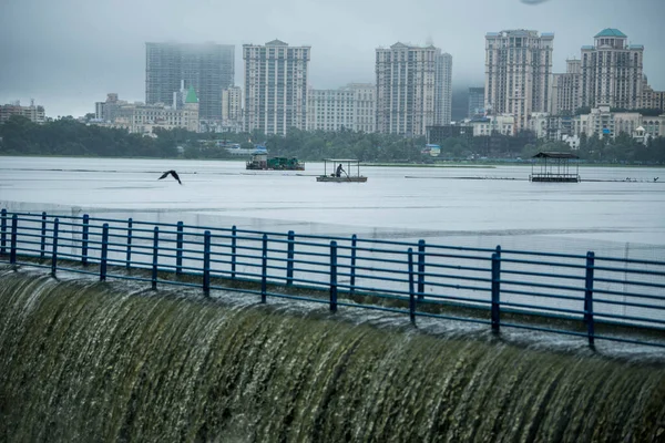 Mumbai India Julio 2020 Desbordamiento Agua Del Lago Powai Después — Foto de Stock