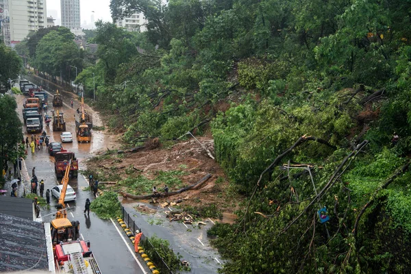 Mumbai India August 2020 Acil Servisler Padder Yolu Ndaki Son — Stok fotoğraf