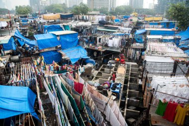 MUMBAI / INDIA - 9 Ekim 2020: Mumbai 'de Dhobi Ghat olarak bilinen açık hava çamaşır tezgahları