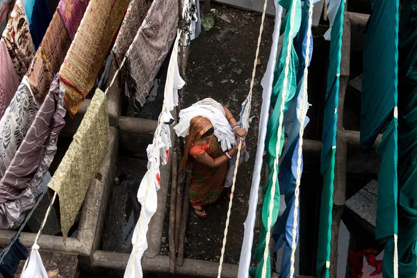Mumbai Índia Outubro 2020 Trabalhador Sai Lavando Barracas Lavanderia Livre — Fotografia de Stock