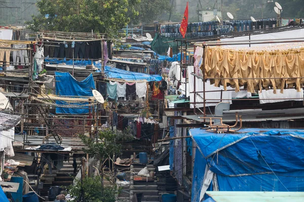 MUMBAI / INDIA - 9 Ekim 2020: Mumbai 'de Dhobi Ghat olarak bilinen açık hava çamaşır tezgahları