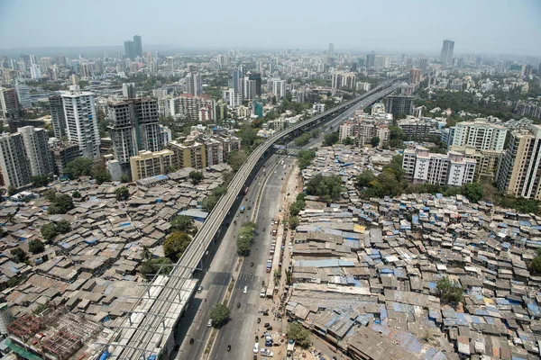 Mumbai India April 2021 ムンバイでCovid 19コロナウイルス事件が上昇中の州政府によって課された週末のロックダウン制限中の西高速道路 ボリバリの砂漠の景色 — ストック写真