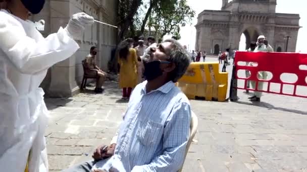 Mumbai India April 2021 Health Workers Collected Swab Sample Tourist — 图库视频影像