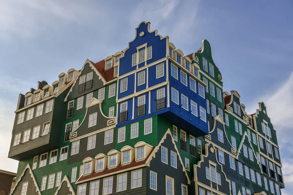Zaandam, Hollanda. Ocak 2021. Zaandam, Hollanda 'da modern mimari.
