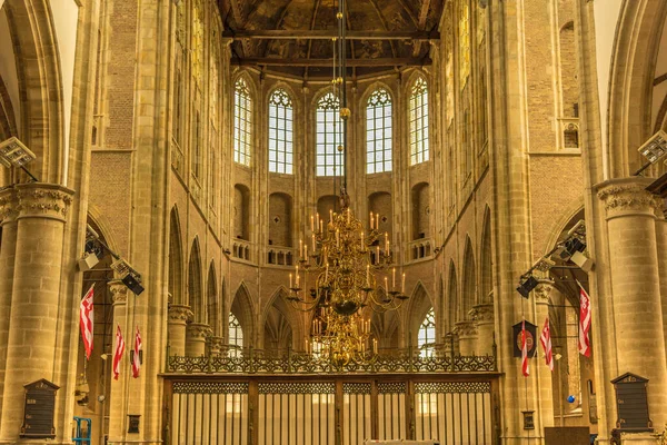 O interior da Igreja de São Lourenço em Alkmaar, Países Baixos. — Fotografia de Stock