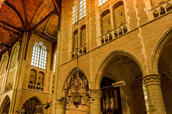 Das Innere der St.-Laurentius-Kirche in Alkmaar, Niederlande. — Stockfoto
