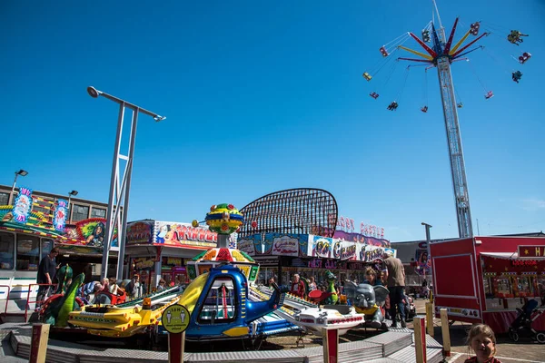 Den Helder, the Netherlands. 8 July 2021.Scenes of a fair with carousels and bumper cars. — Stock Photo, Image