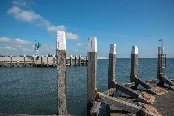 Oudeschild, Texel, Niederlande. 13. August 2021. Der Hafenchef des Hafens von Oudeschild, Texel. — Stockfoto