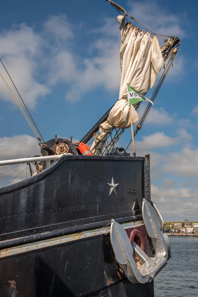Oudeschild, Países Baixos. 13 de agosto de 2021. Detalhes de veleiros históricos no porto de Oudeschild, Texel. — Fotografia de Stock