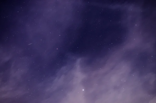 Krásné zatažené noční obloha — Stock fotografie