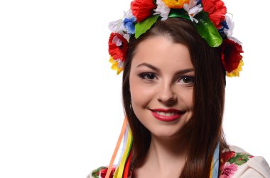 Güzel kız corolla ve işlemeli elbise