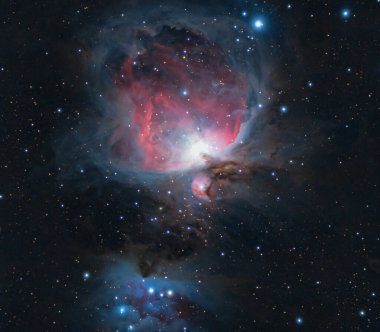 Büyük Orion Bulutsusu (Messier 42) bir astrokromatik kırıcı ile görüntülenmiştir.