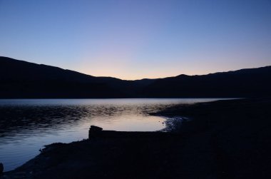      Denizde sabahın erken saatlerinde