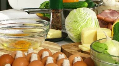 Yumurtalı omlet pişirme