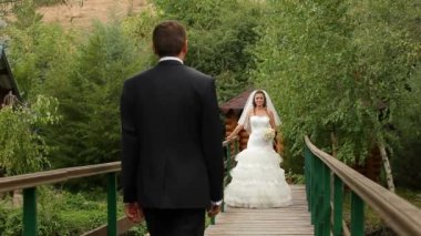 Gelin ve damat bir köprü