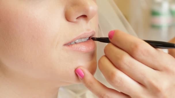 Rouging BrideS labios — Vídeos de Stock